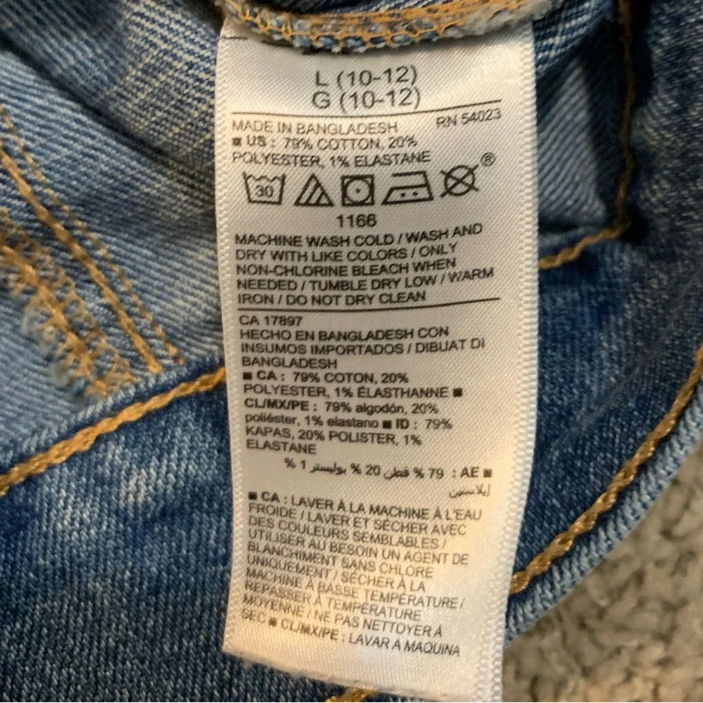 Girl’s Old Navy Denim Jean Jacket Large (10-12).